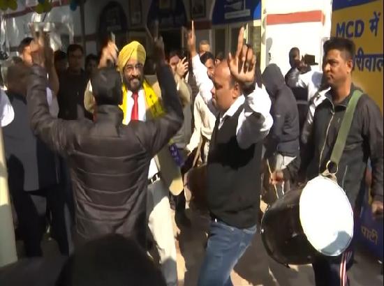 Delhi civic polls: Celebrations at AAP office after trends show party crossing halfway mark