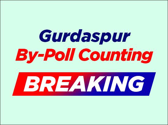 Jakhar's lead crosses one lakh votes mark
