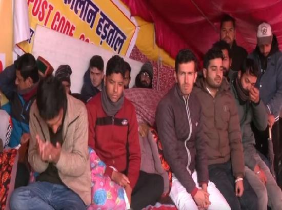 Amid political crisis in Himachal Pradesh, job aspirants hold 23-day hunger strike