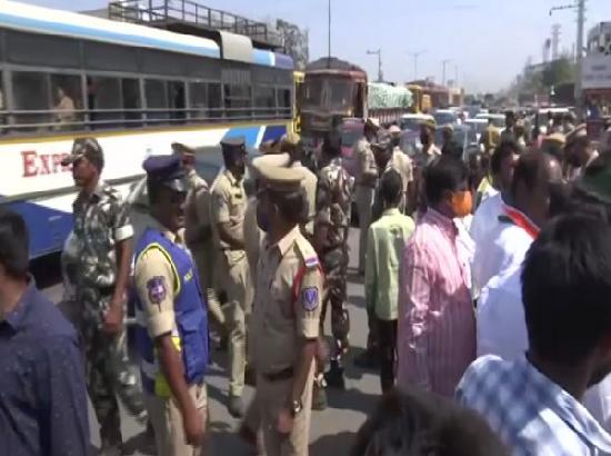 Hyderabad: Police remove people taking part in 'chakka jam'