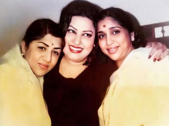 Picture of Lata Mangeshkar, Noor Jehan and Asha Bhosle, you never seen before