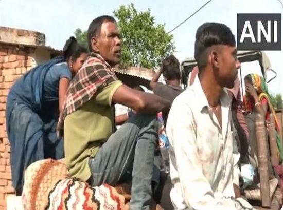 J-K: Migrant workers in Samba move to safer places amid cross-border shelling by Pakistan