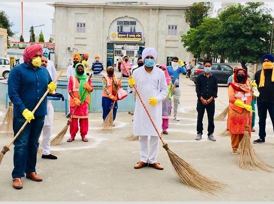 Cleanliness and sanitation drive launched on war footing in Sri Chamkaur Sahib