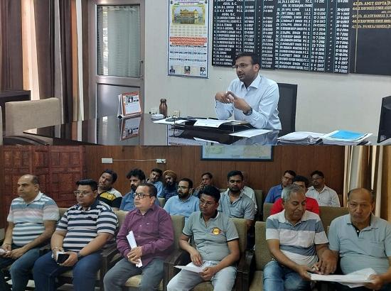 SDM held a meeting with all newspaper agents; flex printers and printing press operators of Abohar region.