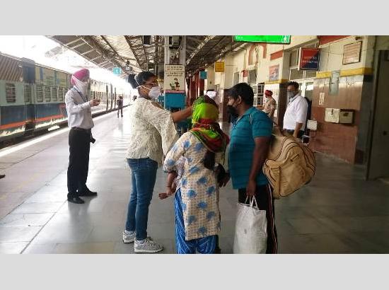 16 Shramik special trains operated so far from Ferozepur rail division, 17,938 migrants ferried