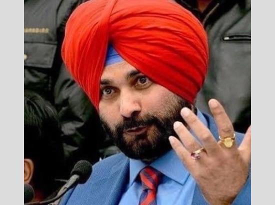 Here's how Sidhu reacted to Jakhar quitting Congress