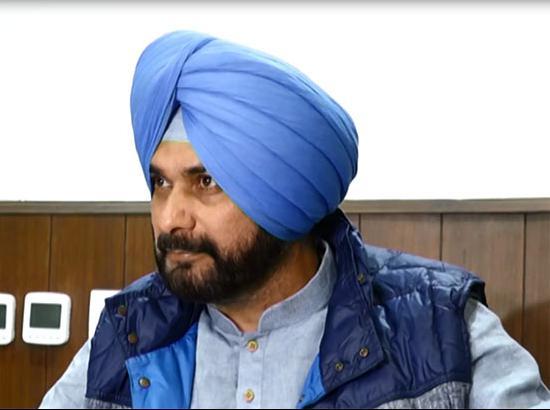 Sidhu again raises issues, questions who will lead Punjab for resurrection ?
