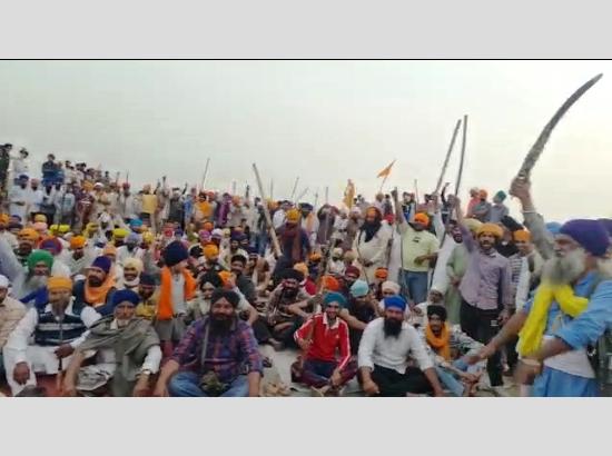 Waris Punjab De supporters blocked Bandala Kot Budha bridge connecting Malwa-Majha