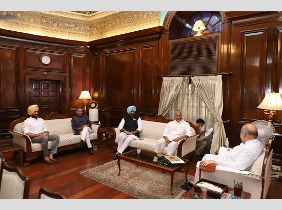Jakhar seeks meeting with PM Modi 
