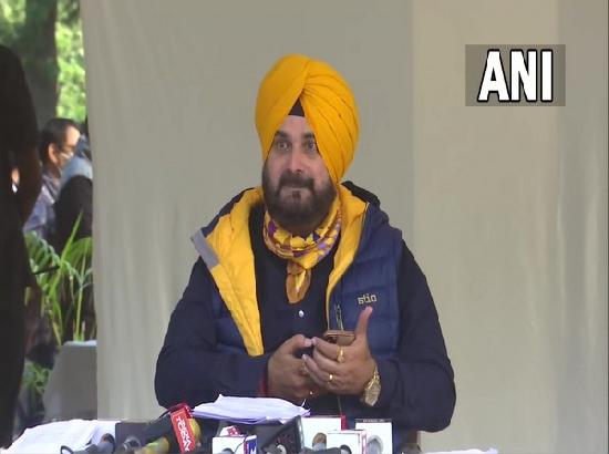  Sidhu files complaint with EC against AAP over its campaign 'Janta Chunegi Apna CM' (Watch Video) 