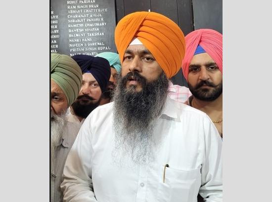 Hardeep Singh joins AAP three days after resigning from SAD (Watch Video also)