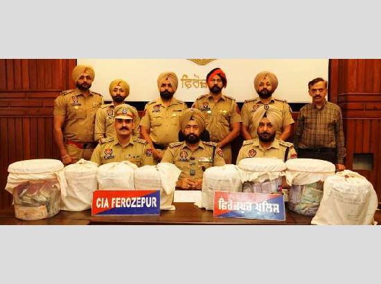 Pak-backed smuggling racket busted,  2 held with 5 kg heroin,  Rs.29 lakh drug money