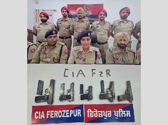 Ferozepur police nab two notorious criminals; seize heroin, illegal weapons