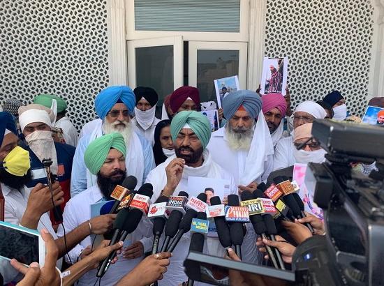  Khiara meets Jatehdar Akal Takhat, urges to take up the matter of youths booked under UAP