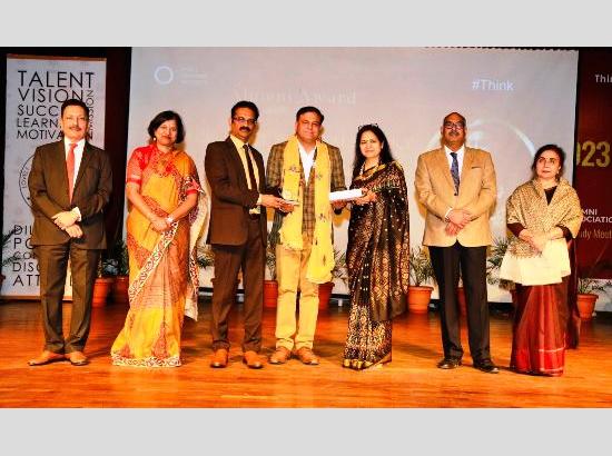 Mayank Foundation gets Excellence Award in Social Service 