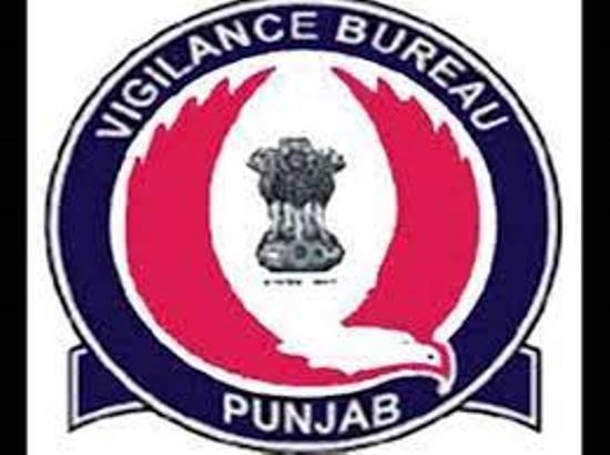 Vigilance Bureau nabs Panchayat Secretary, private person taking bribe of Rs.5,000