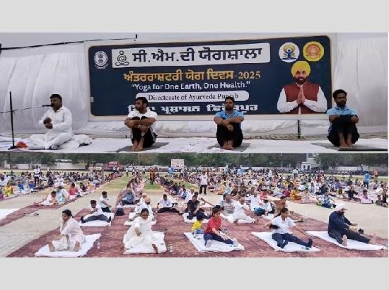 DC Deeptishikha and MLA Sarari lead International Yoga Day celebrations in Ferozepur
